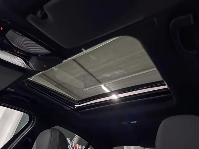 BMW 3 Series view 11