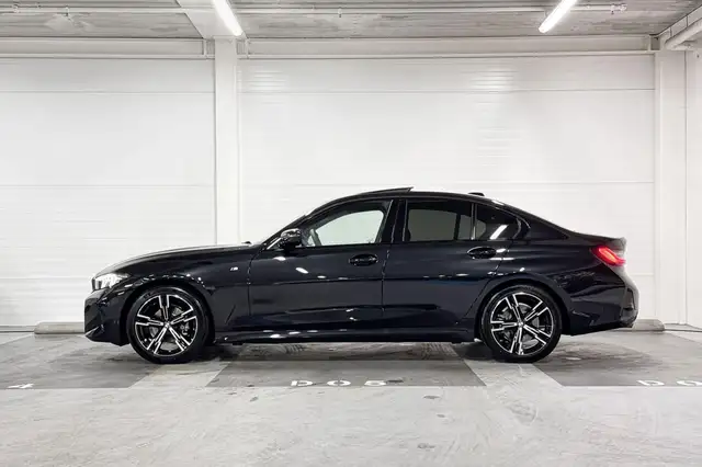 BMW 3 Series view 2
