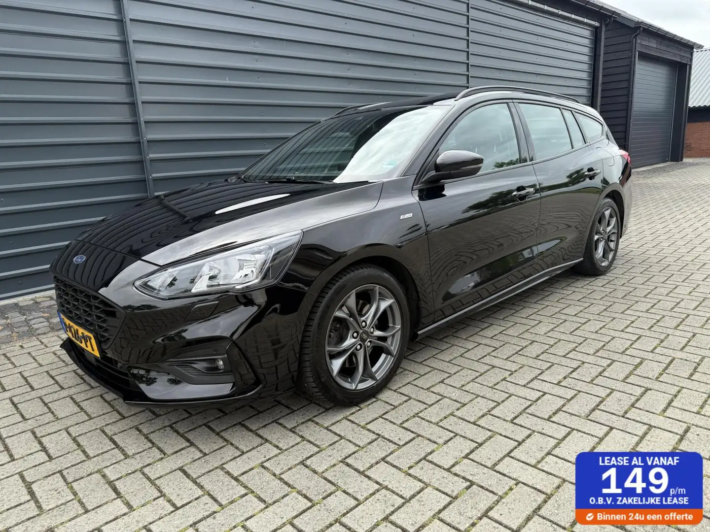 Ford Focus Wagon 1.5 EcoBoost ST Line Automaat Carplay Trekha Nero - 1