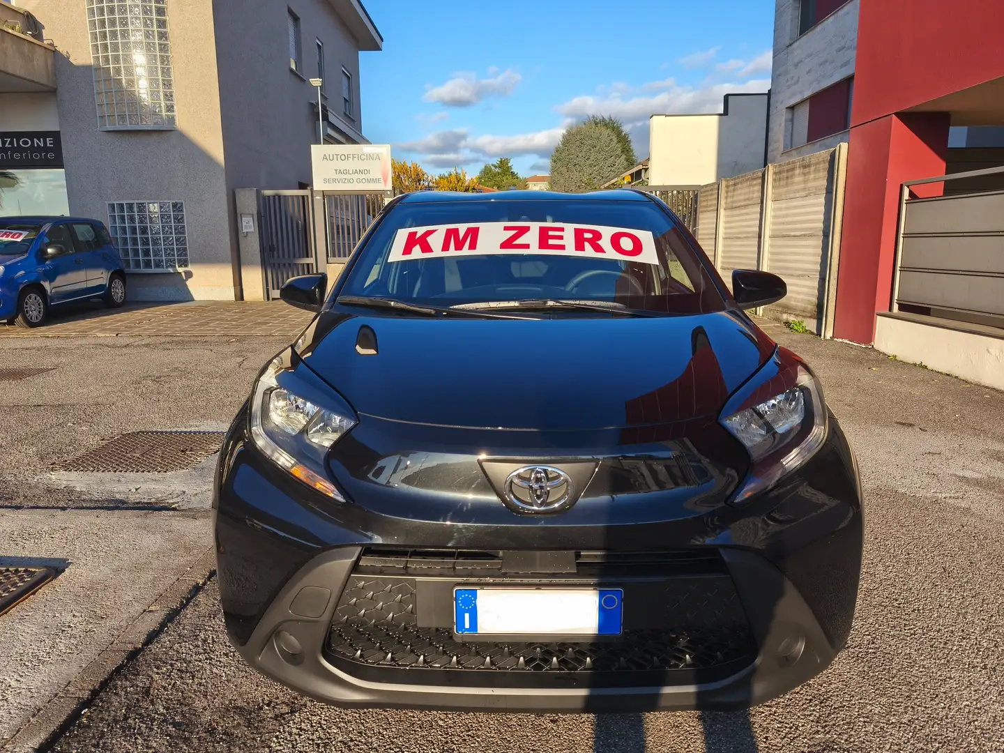 Toyota Aygo X 1.0 VVT-i 72CV ACTIVE 5 PORTE KM ZERO Nero - 2