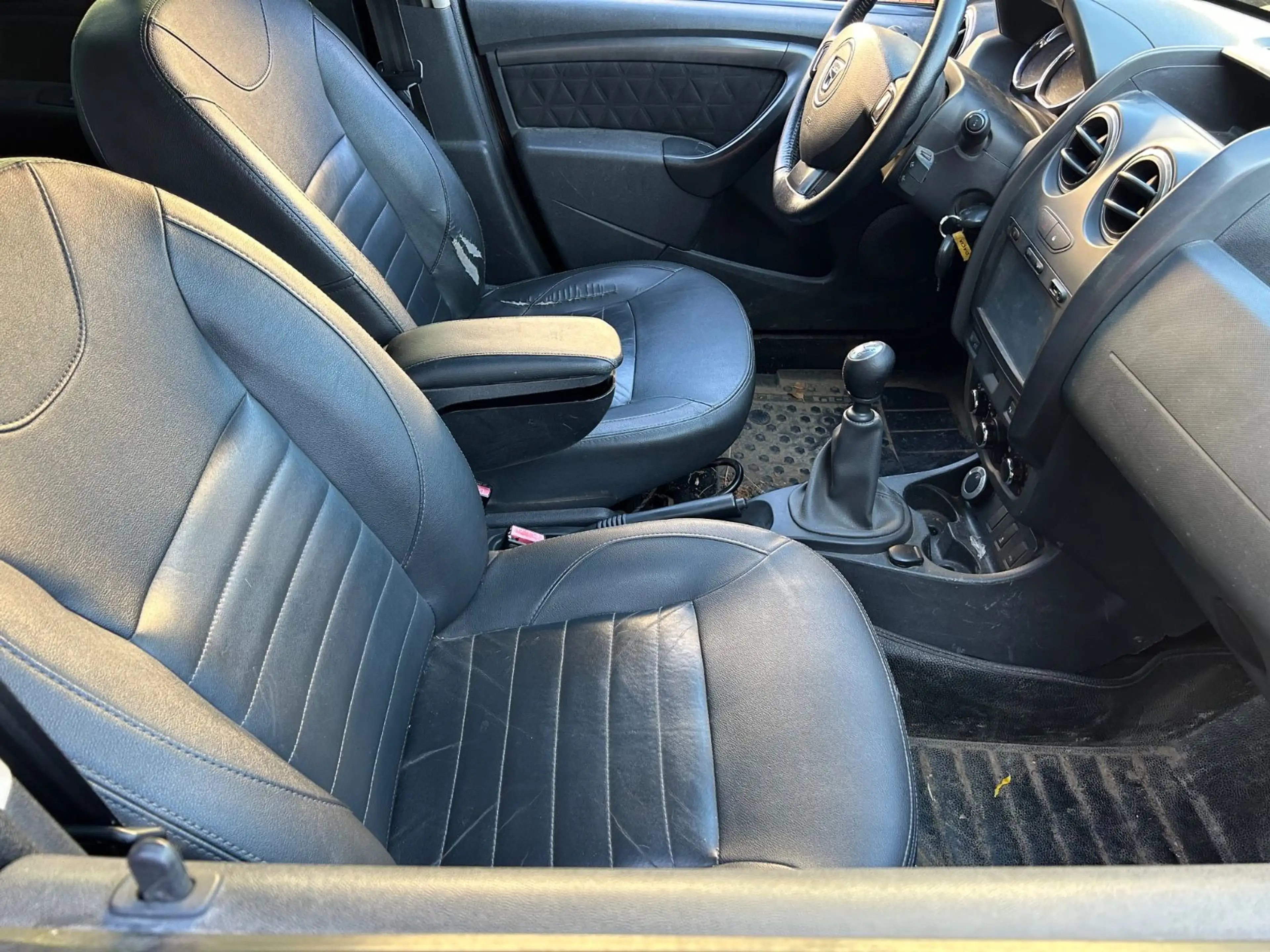 Dacia Duster dCI 110 Prestige 4x4 TÜV 06-2028 — photo 11