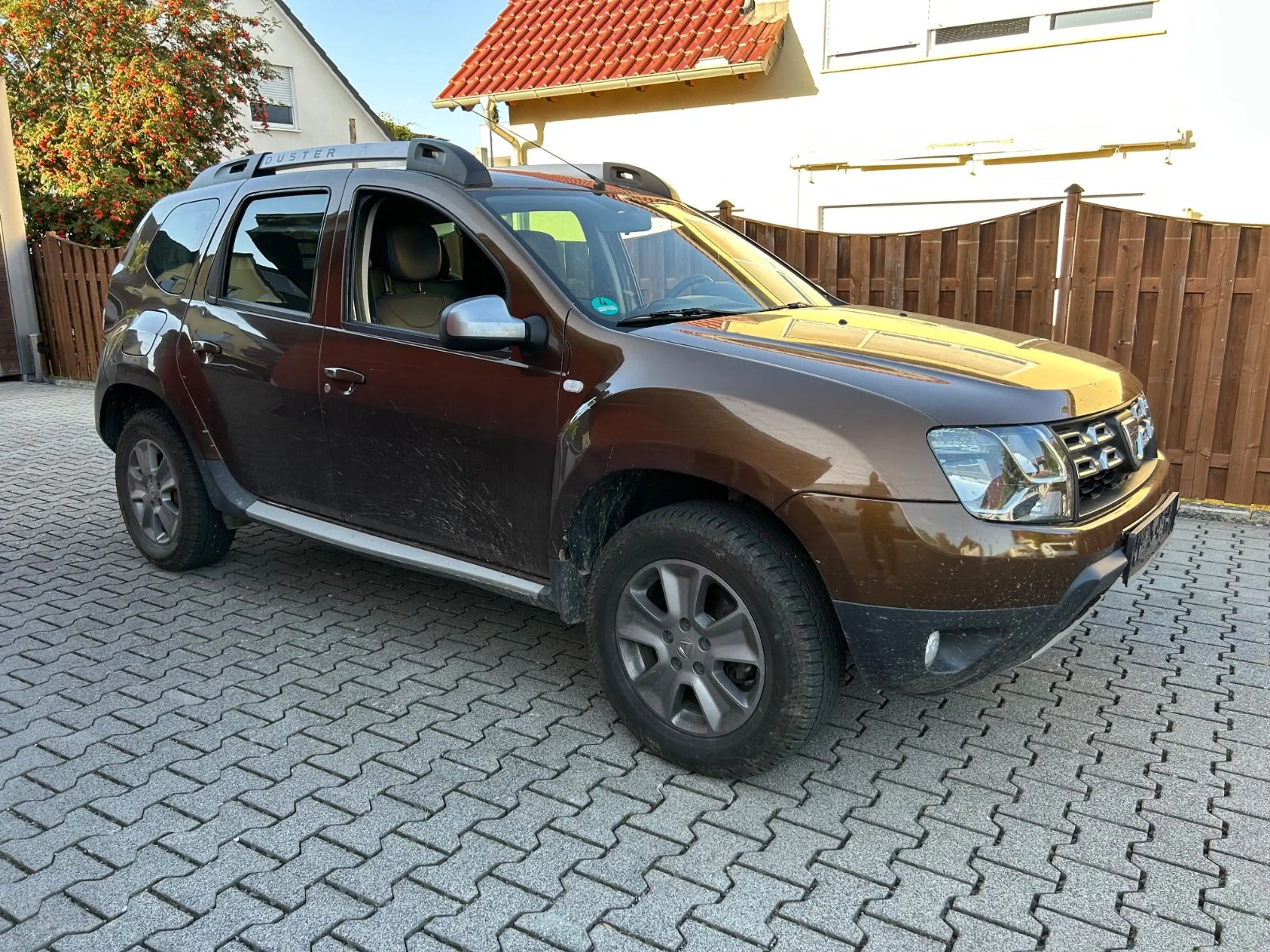 Dacia Duster dCI 110 Prestige 4x4 TÜV 06-2028 — photo 3