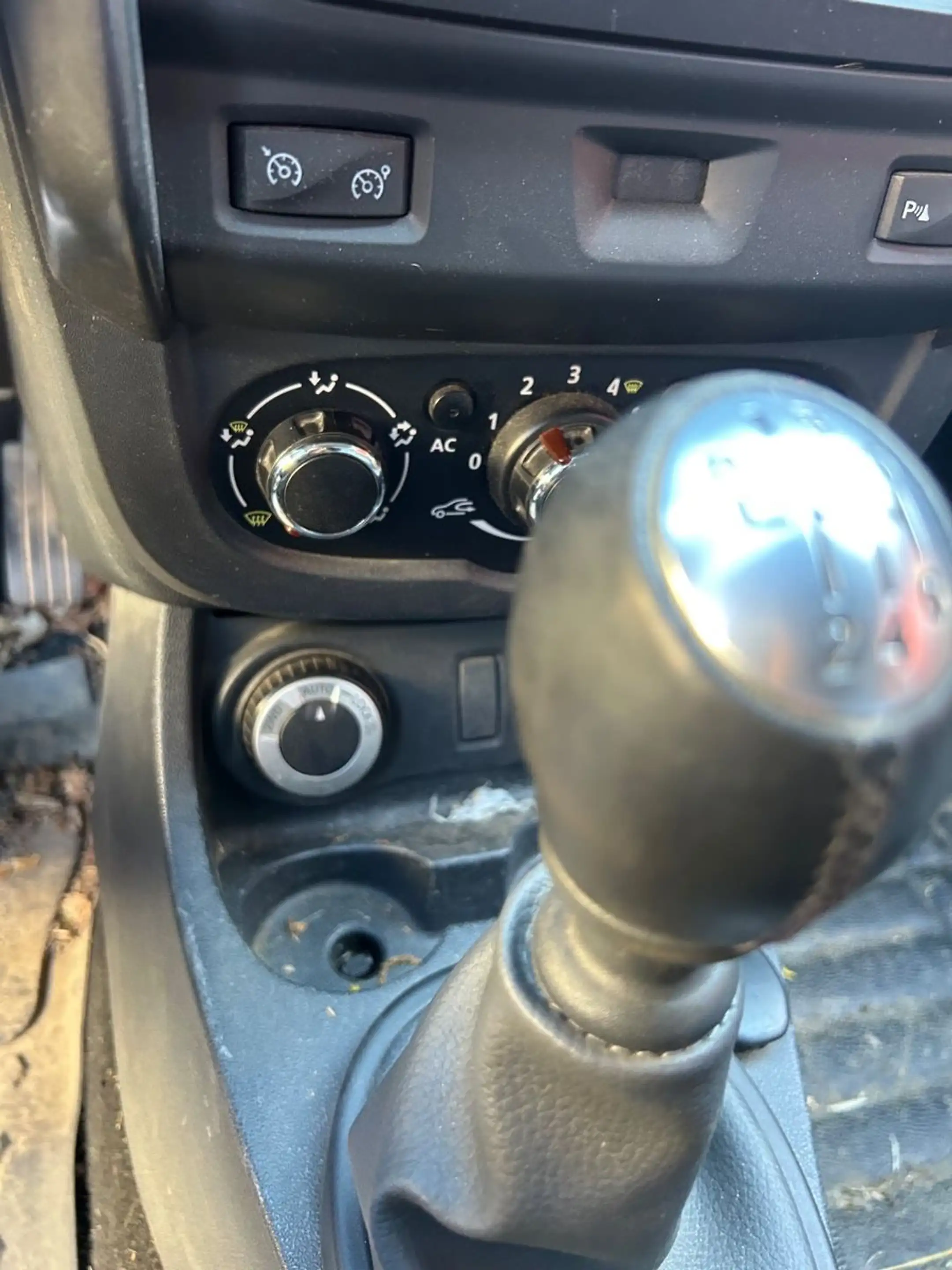 Dacia Duster dCI 110 Prestige 4x4 TÜV 06-2028 — photo 18