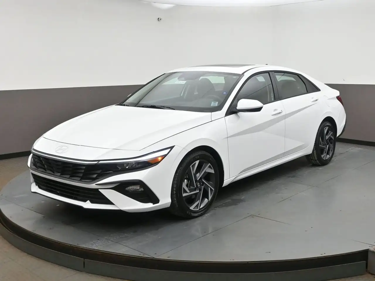 Hyundai ELANTRA снимка Hyundai ELANTRA