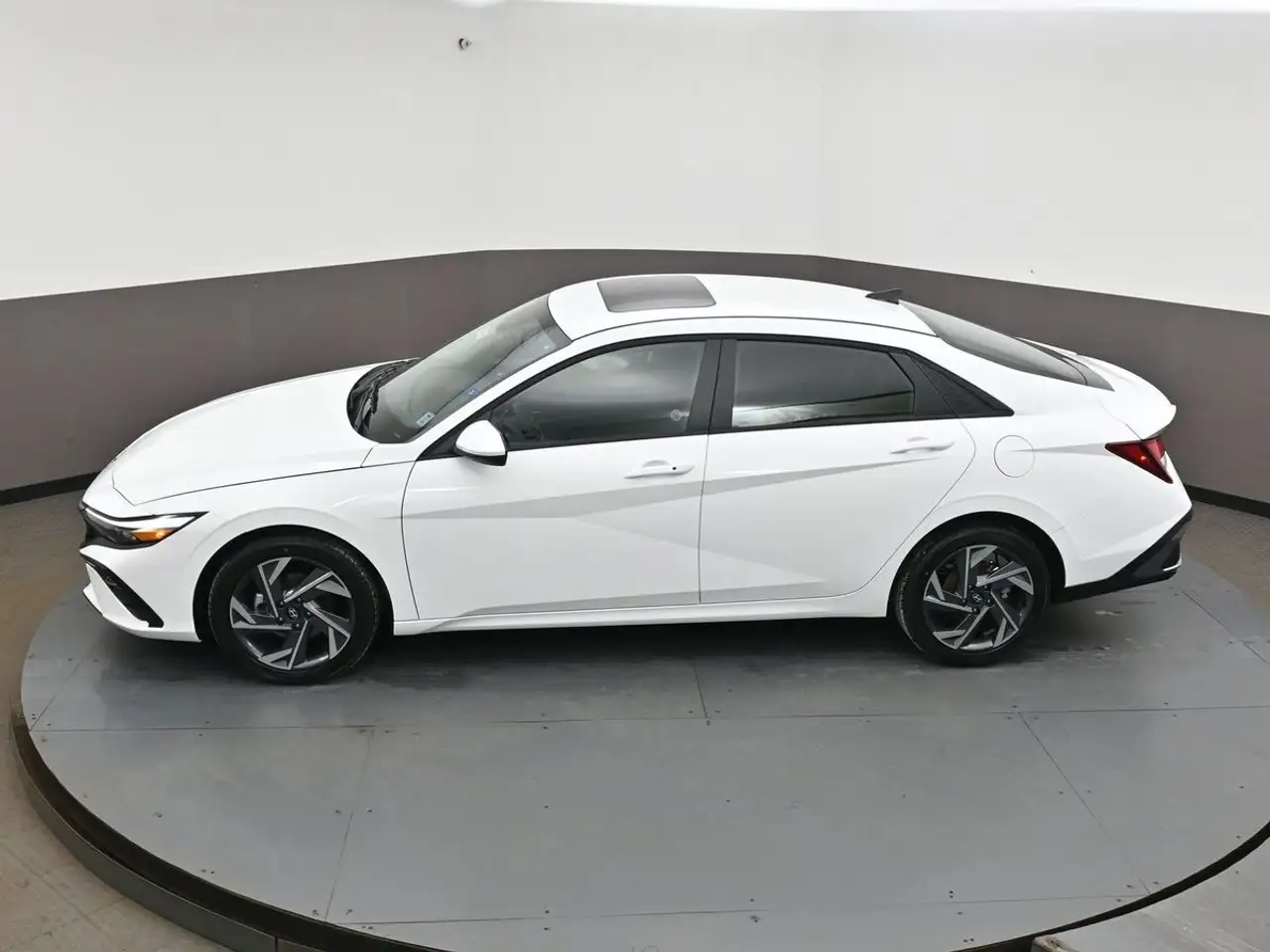 Hyundai ELANTRA снимка Hyundai ELANTRA