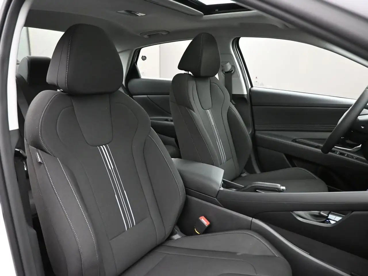 Hyundai ELANTRA снимка Hyundai ELANTRA
