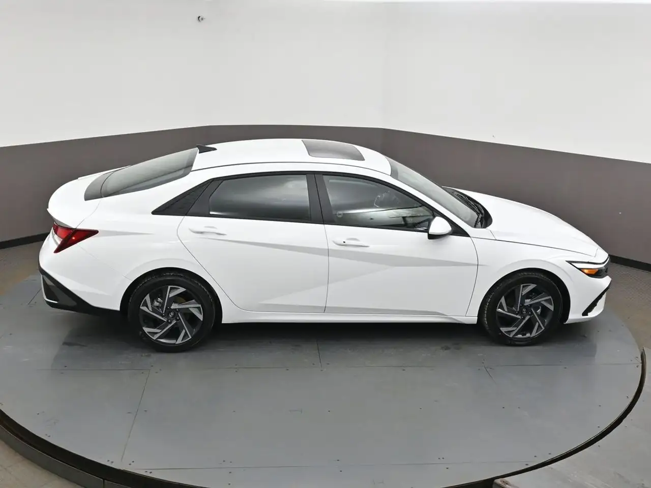Hyundai ELANTRA снимка Hyundai ELANTRA