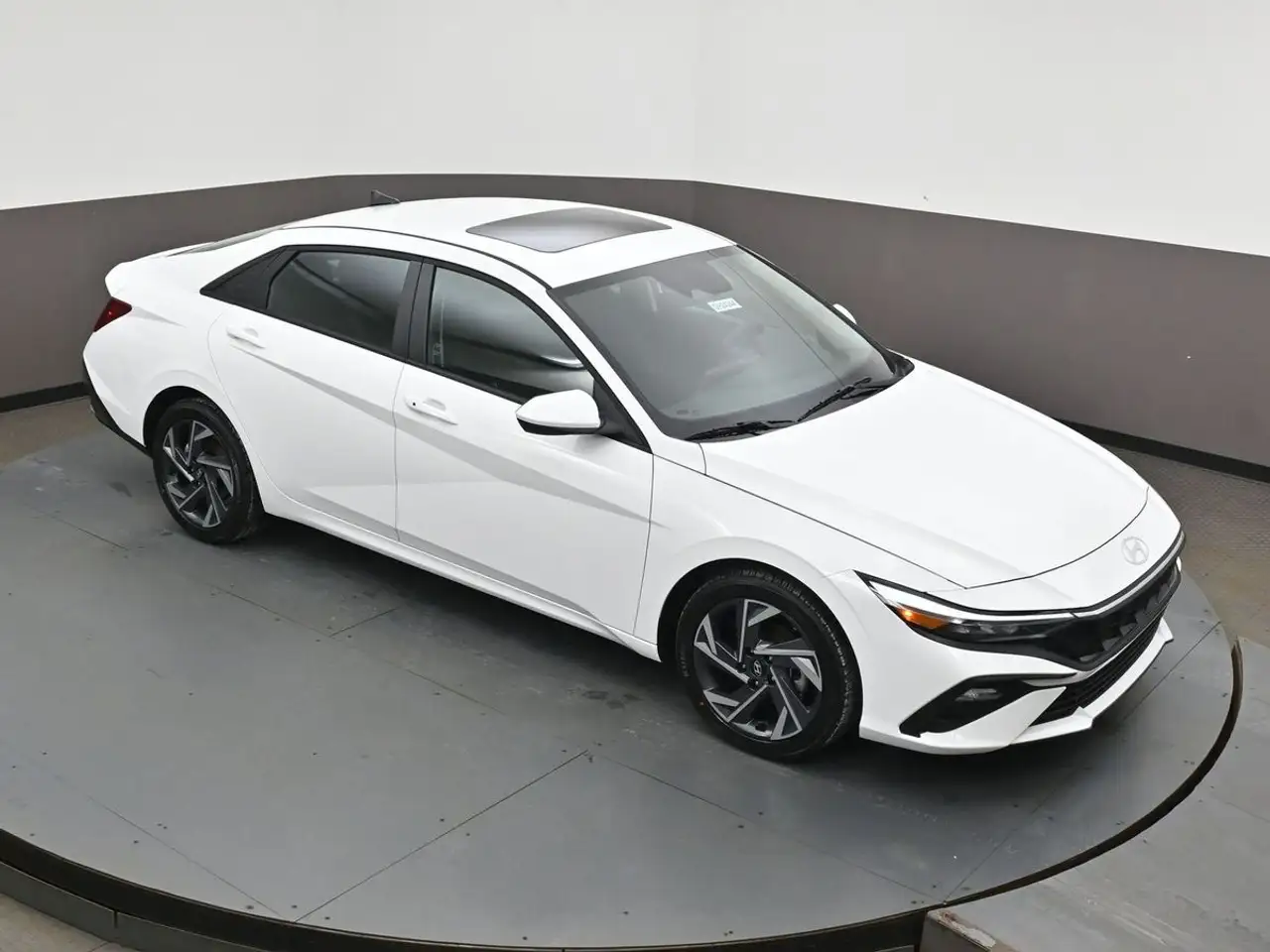 Hyundai ELANTRA снимка Hyundai ELANTRA
