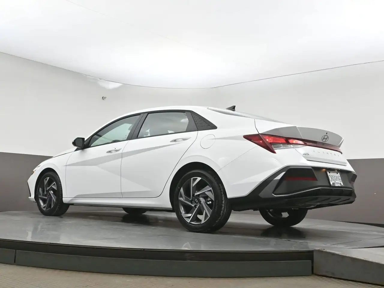 Hyundai ELANTRA снимка Hyundai ELANTRA