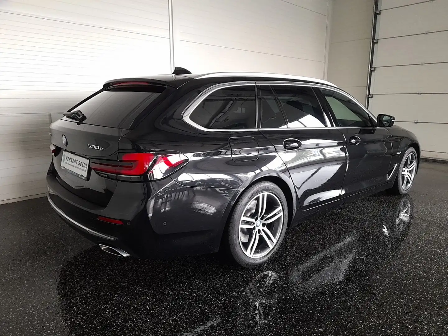 BMW 530 e Touring Luxury Line PHEV 4x4 Aut. *VOLL LED /... Schwarz - 2