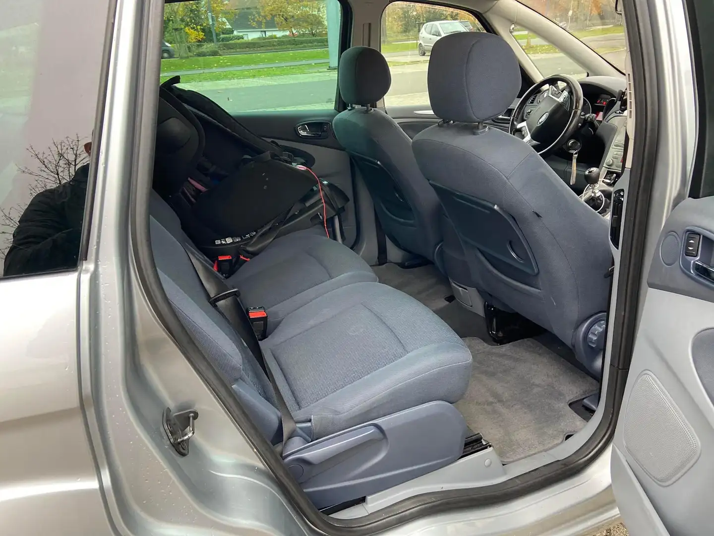 Ford S-Max 2.0 TDCi DPF Titanium Silber - 2