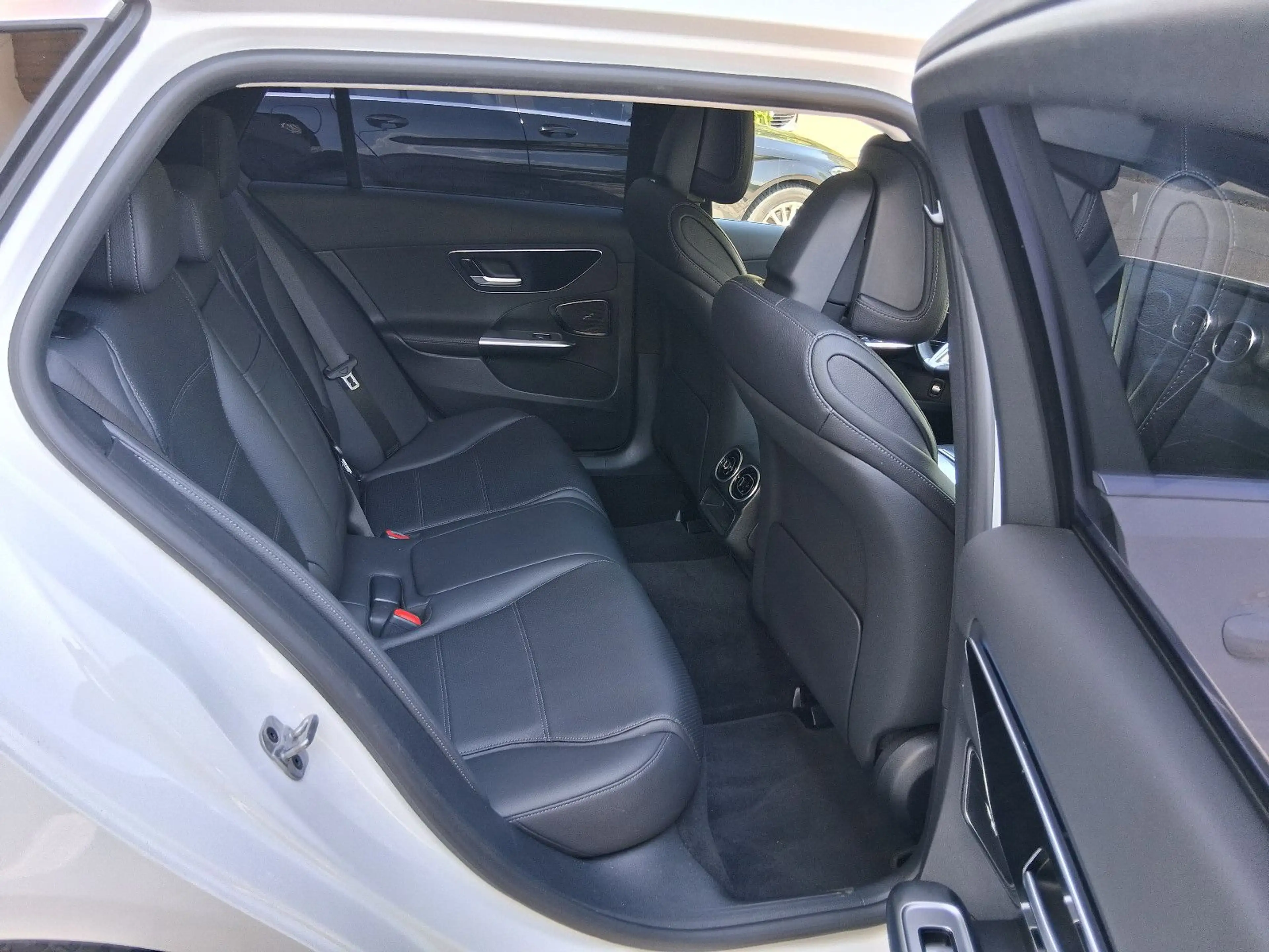 Mercedes-Benz C 220 d T-Model AVANTGARDE DISTRONIC Plus AHK — photo 14