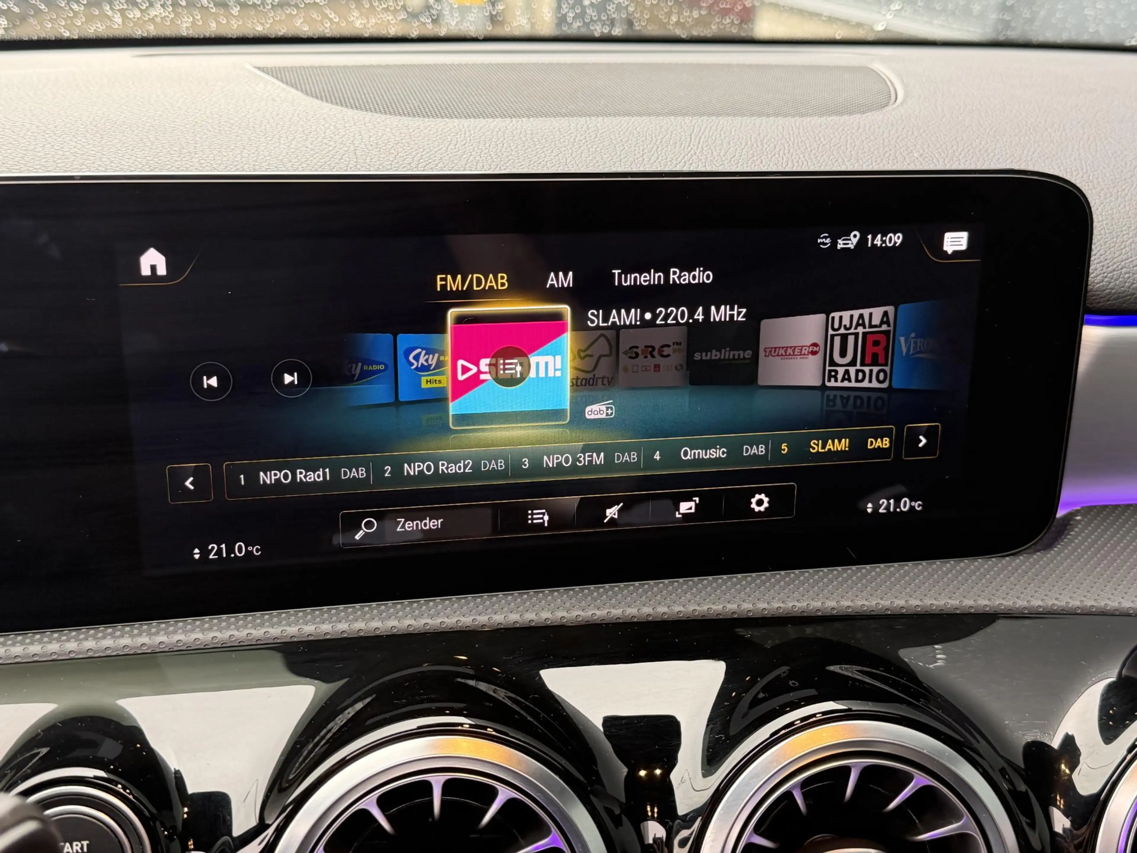 Mercedes-Benz A 250 e AMG Line 18''/SOH 100%/Panoramadak/Memory L&R/Tr — photo 15