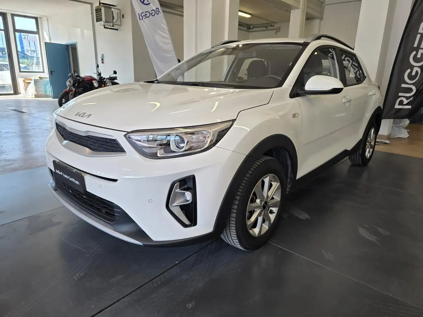Kia Stonic 1.2 ECO GPL Urban Blanc - 1