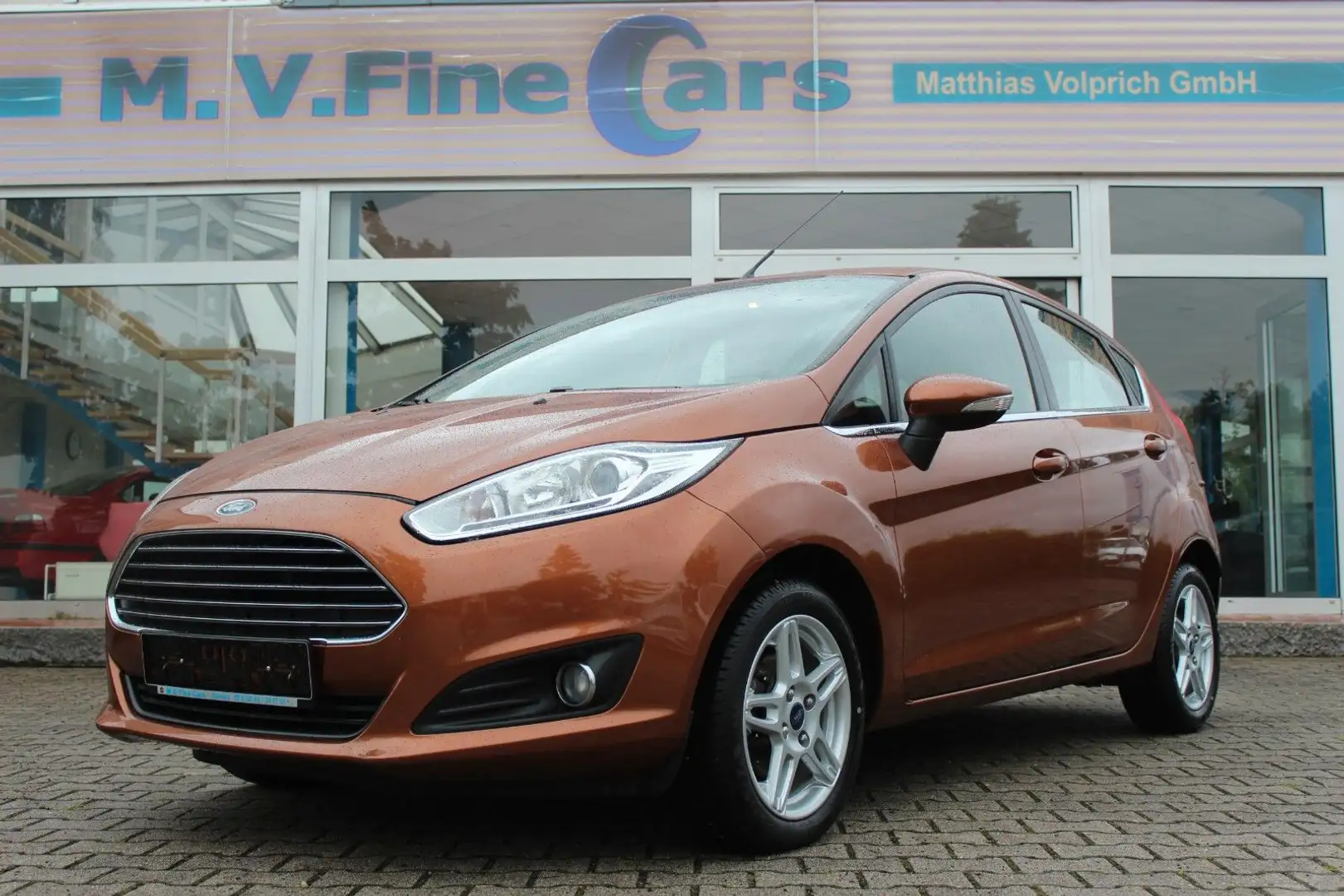 Ford Fiesta Titanium Jaune - 1