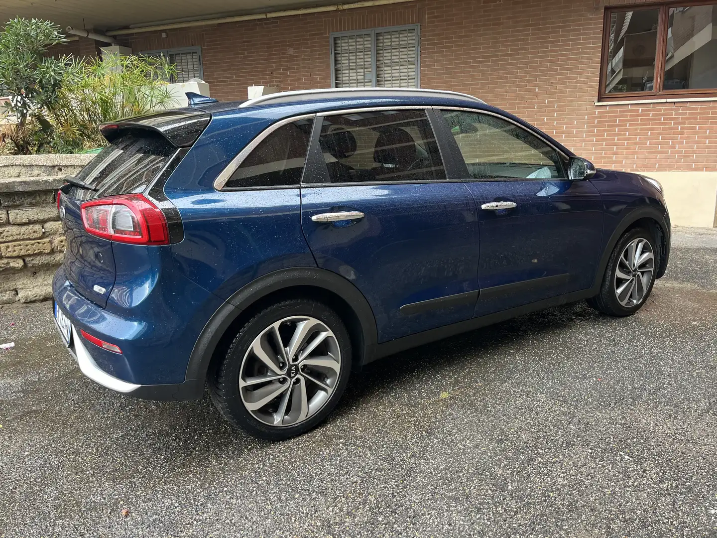 Kia Niro 1.6 gdi hev Urban dct my18 Niebieski - 2