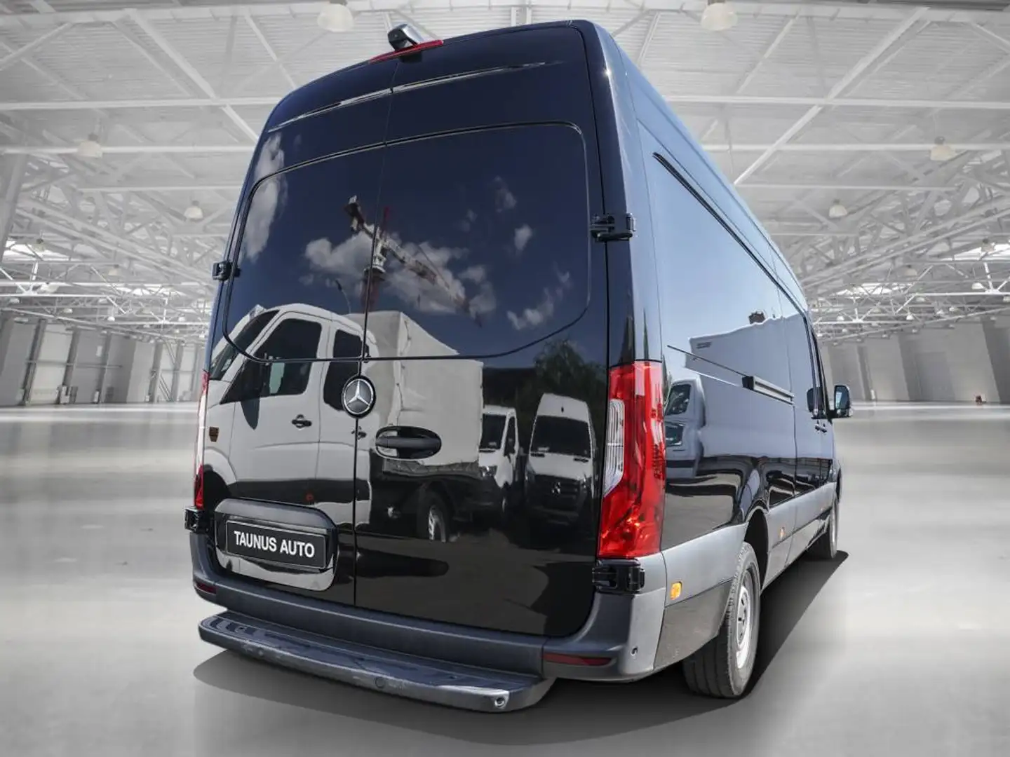 Mercedes-Benz Sprinter 316 Hochdach Automatik MBUX Navi SHZ Zwart - 2