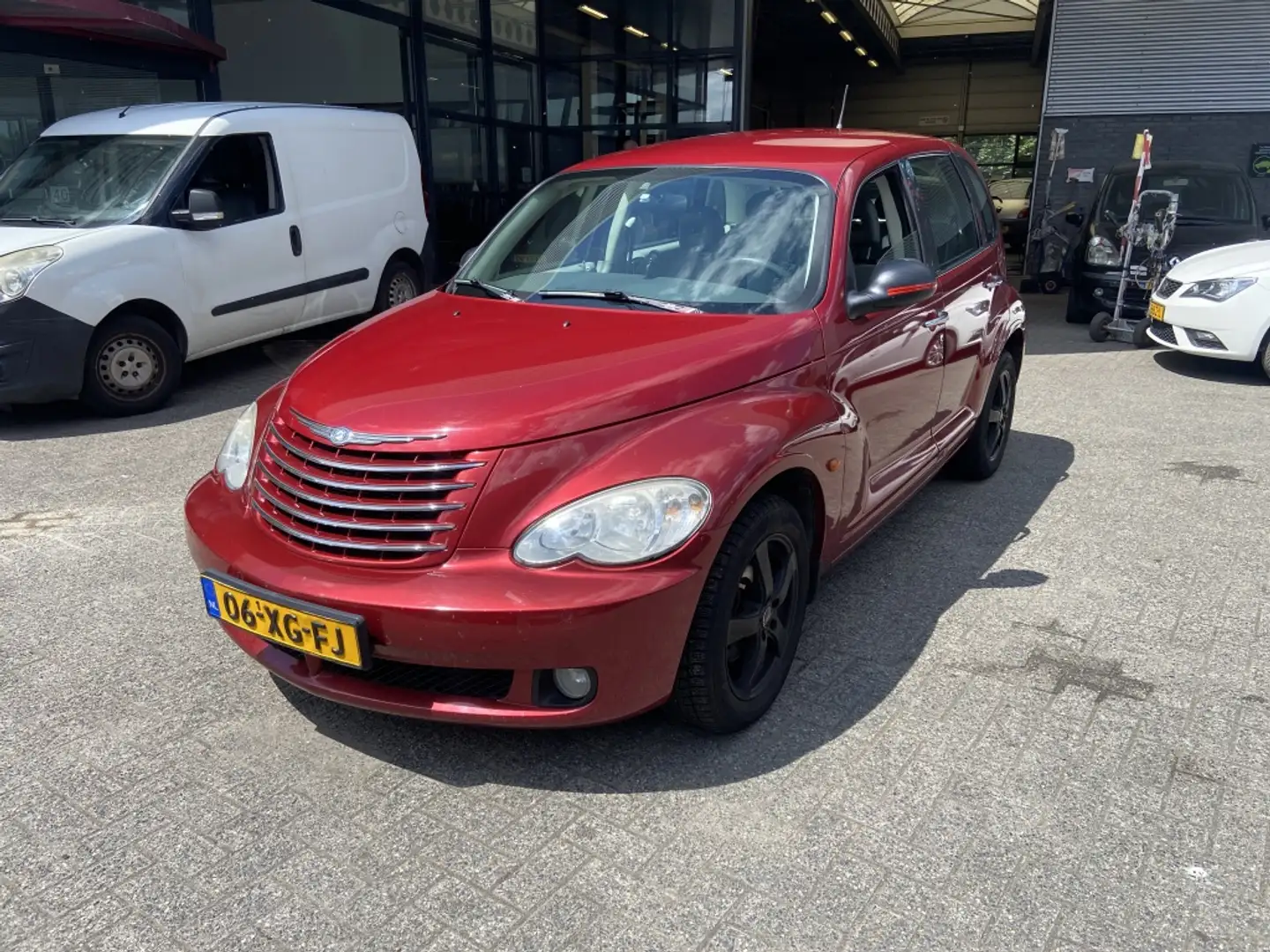 Chrysler PT Cruiser 2.4i Limited Rood - 1