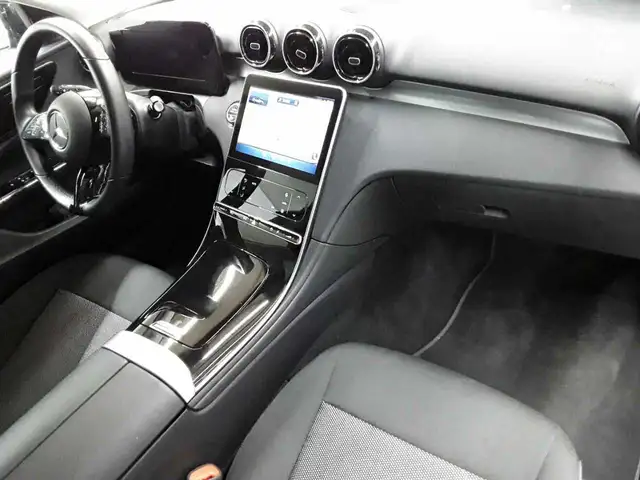 Mercedes-Benz C-Class view 9