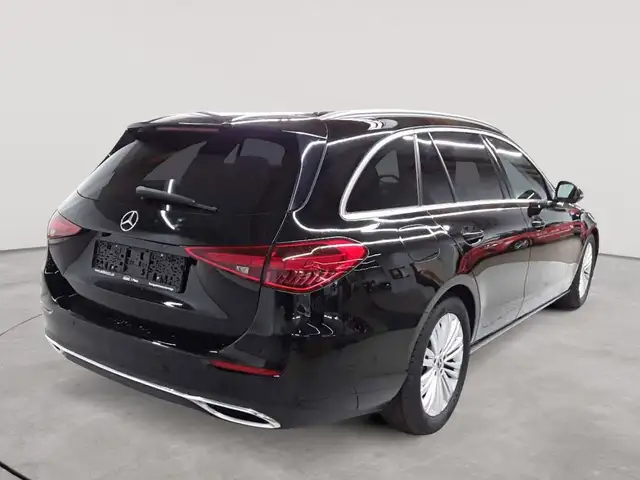 Mercedes-Benz C-Class view 4