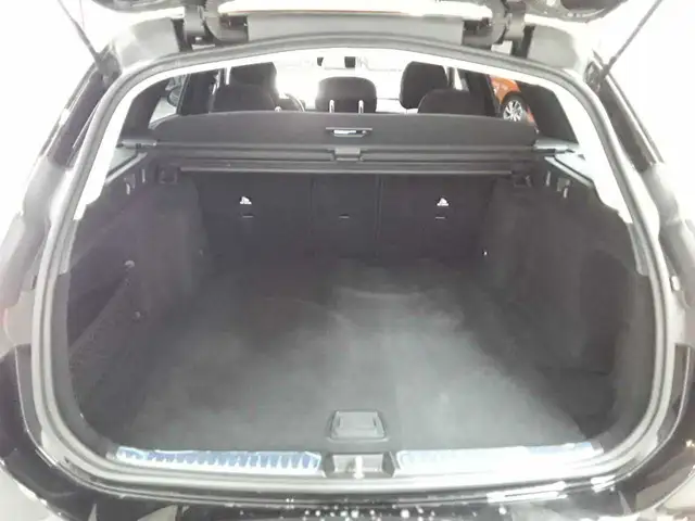Mercedes-Benz C-Class view 15