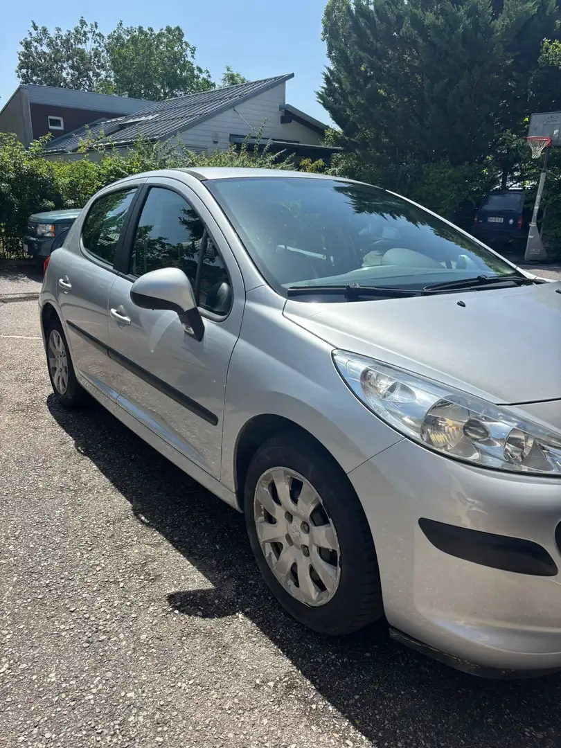 Peugeot 207 207 Premium 1,4 Premium - 1