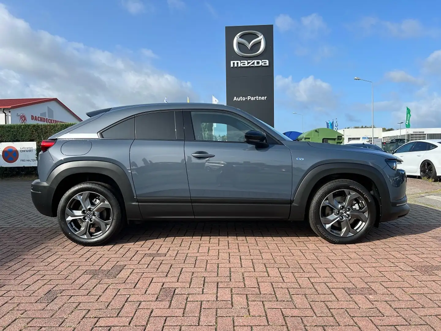 Mazda MX-30 e-SKYACTIV EV 145PS ADVANTAGE IV Grau - 2