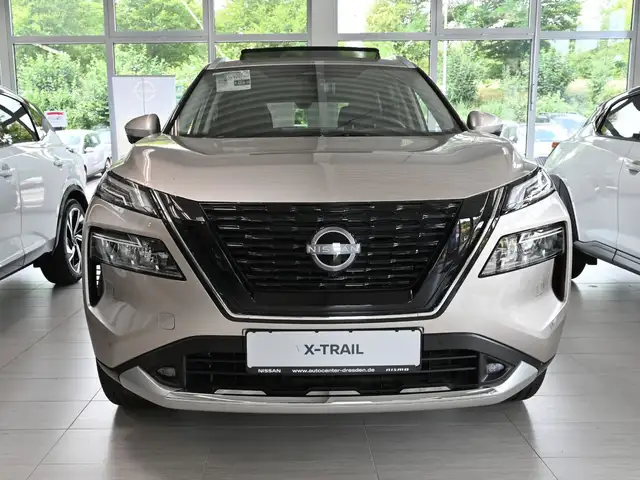 Nissan X-Trail view 5