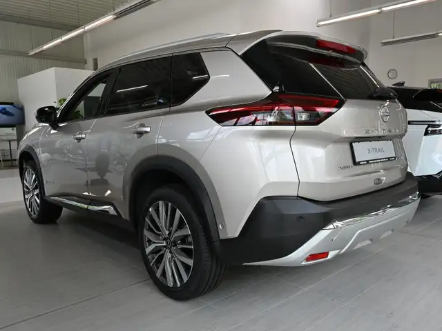 Nissan X-Trail view 9