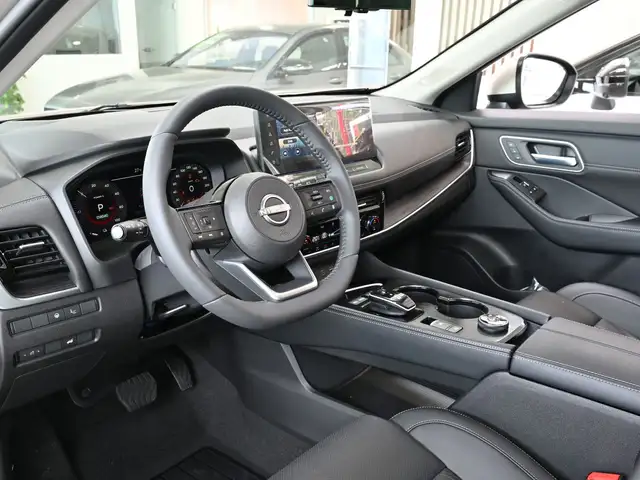 Nissan X-Trail view 10