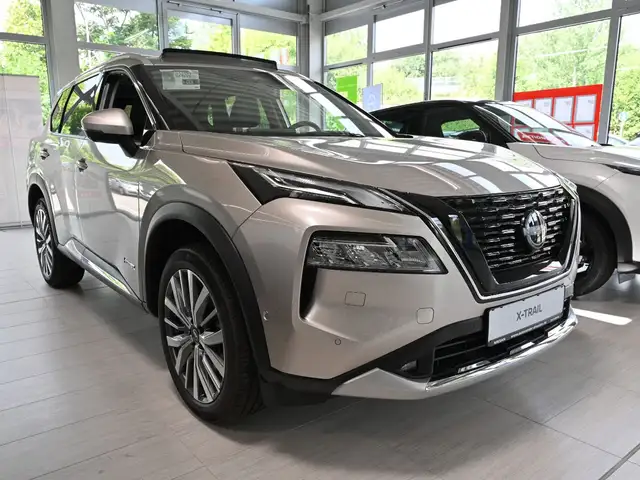 Nissan X-Trail view 6