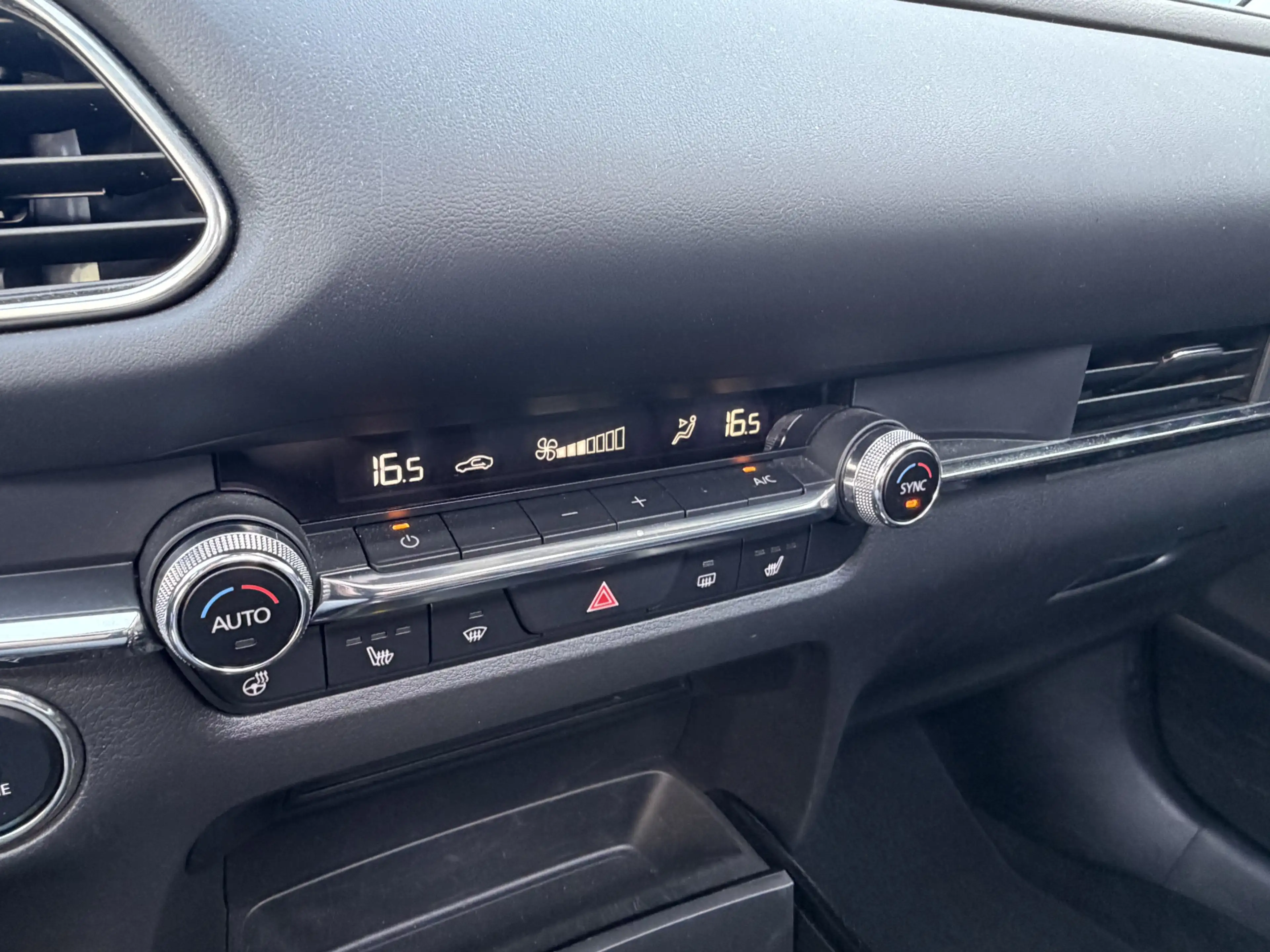 Mazda CX-30 2.0 e-SkyActiv-X M Hybrid Luxury Trekhaak Leer Sto — photo 15