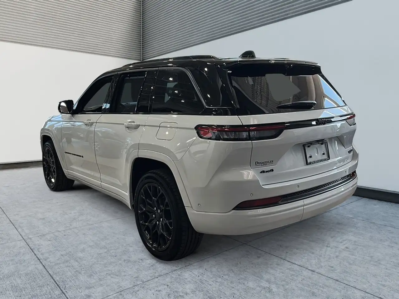 Jeep Grand Cherokee снимка Jeep Grand Cherokee