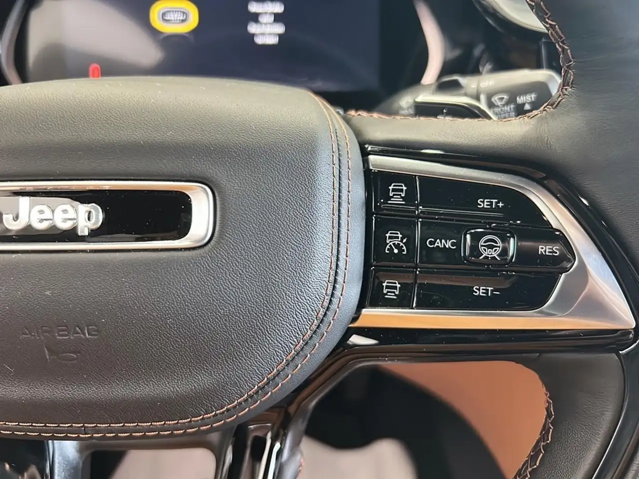 Jeep Grand Cherokee снимка Jeep Grand Cherokee