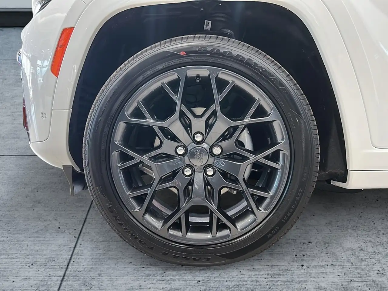 Jeep Grand Cherokee снимка Jeep Grand Cherokee