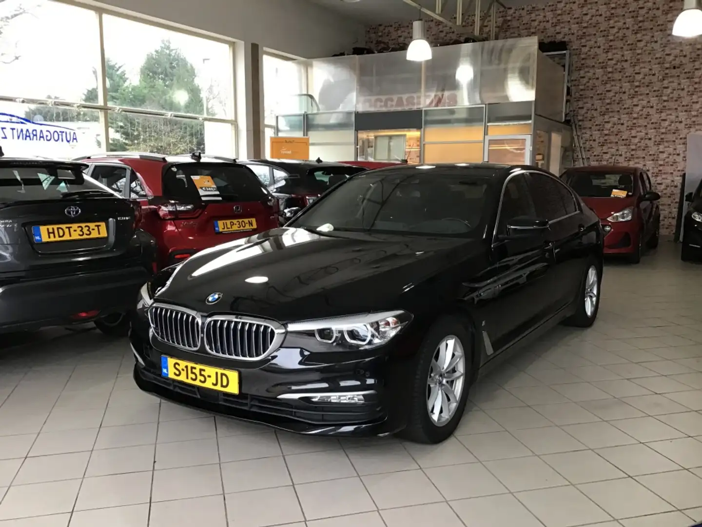 BMW 530 5-serie 530e iPerf High Exe Zwart - 2