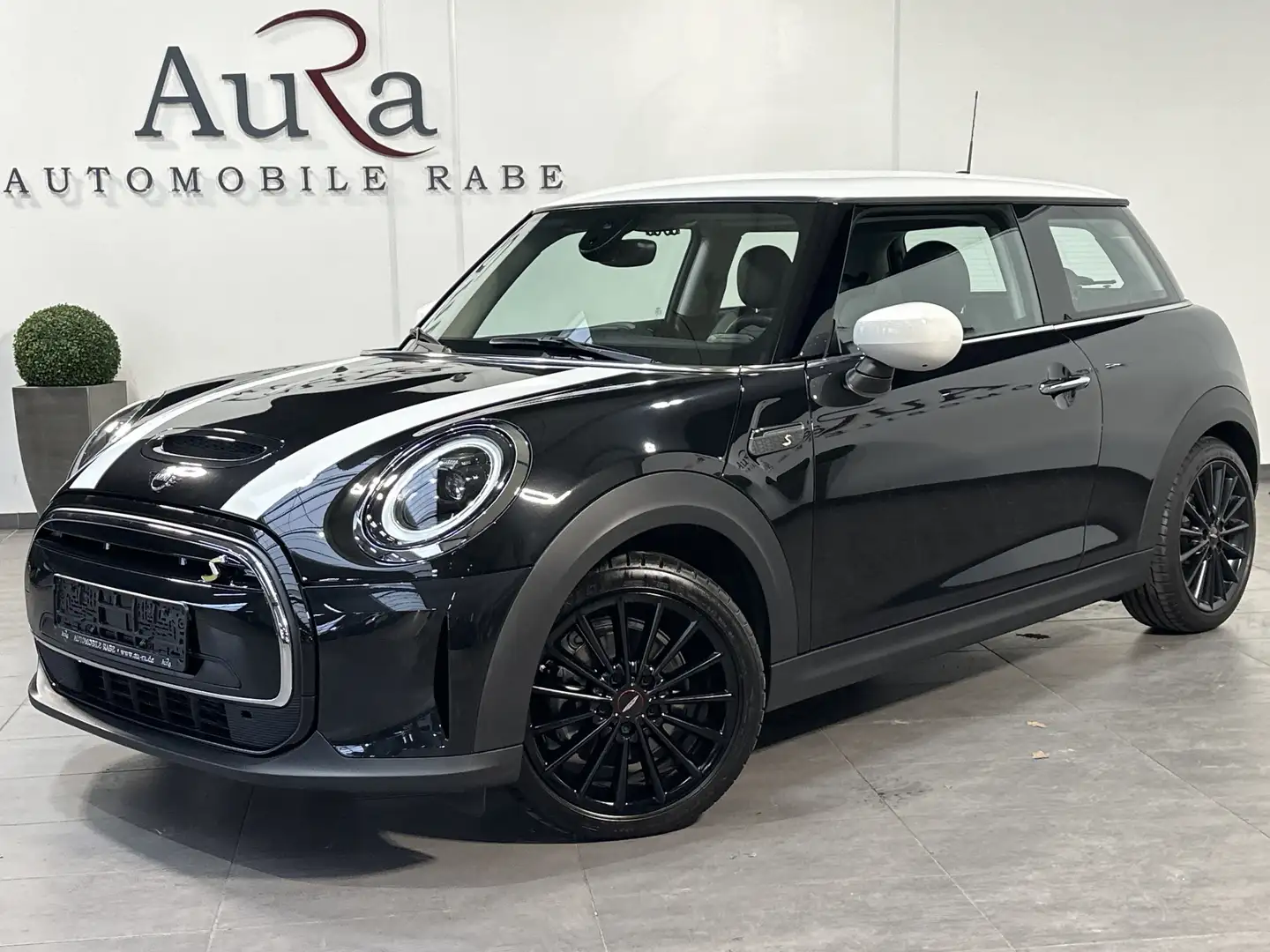 MINI Cooper SE Classic Trim NAV+LED+SHZ+17ZO+CARPLAY Noir - 1
