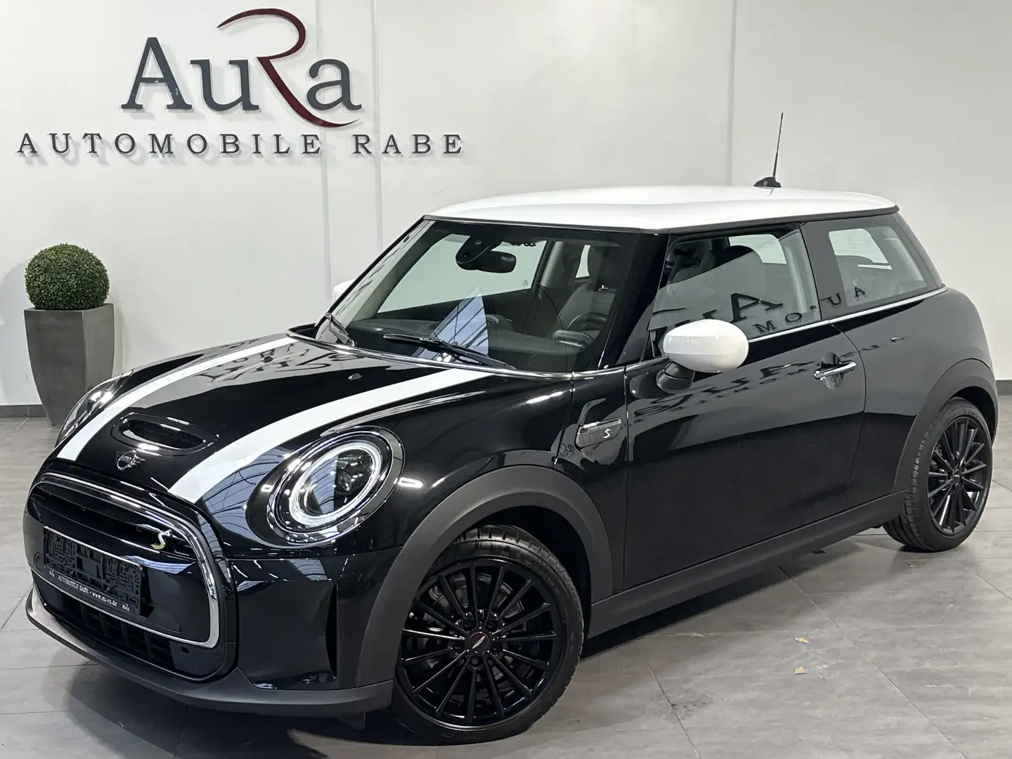 MINI Cooper SE Classic Trim NAV+LED+SHZ+17ZO+CARPLAY Noir - 2