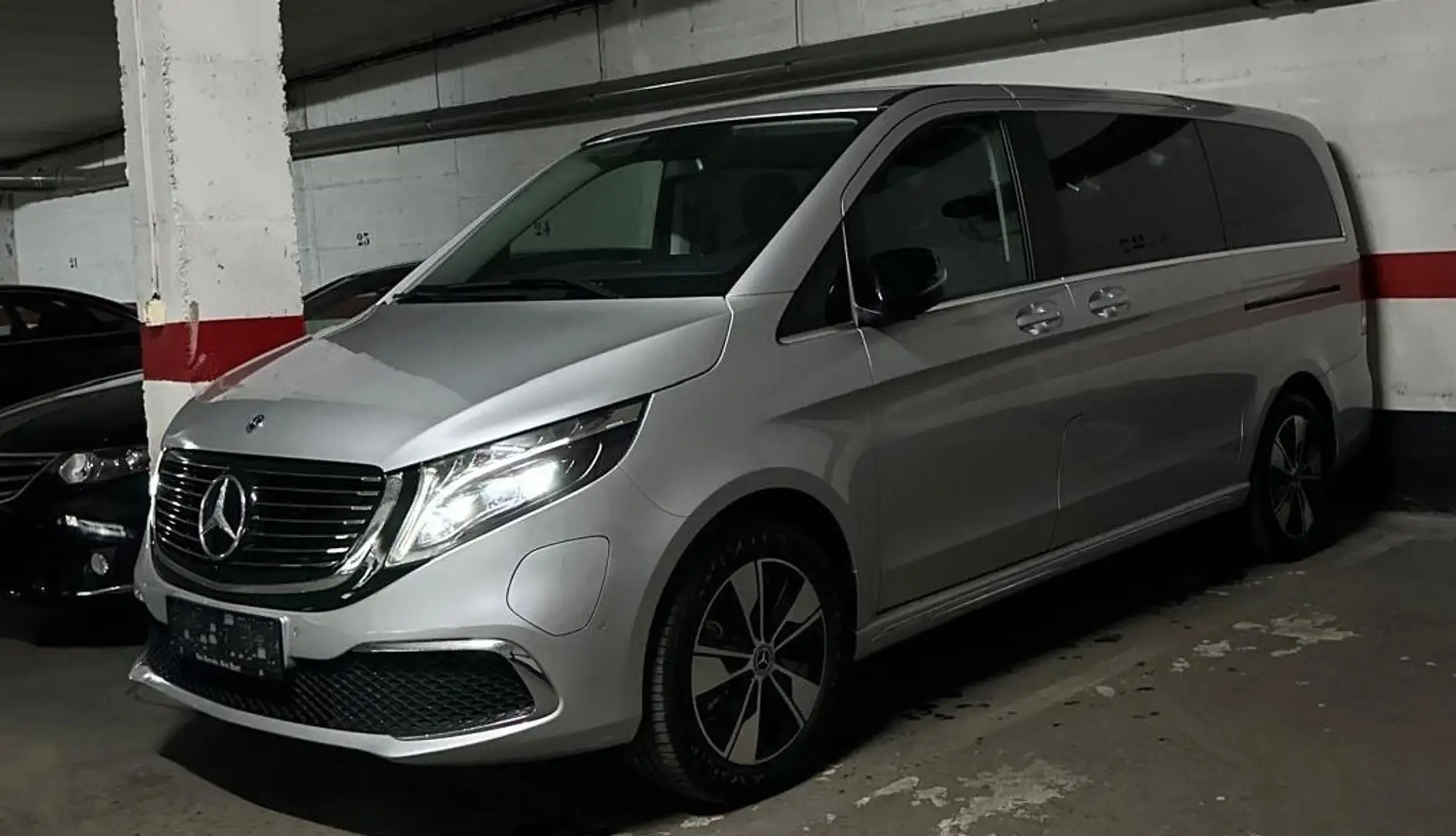 Mercedes-Benz EQV 300 Larga - 1