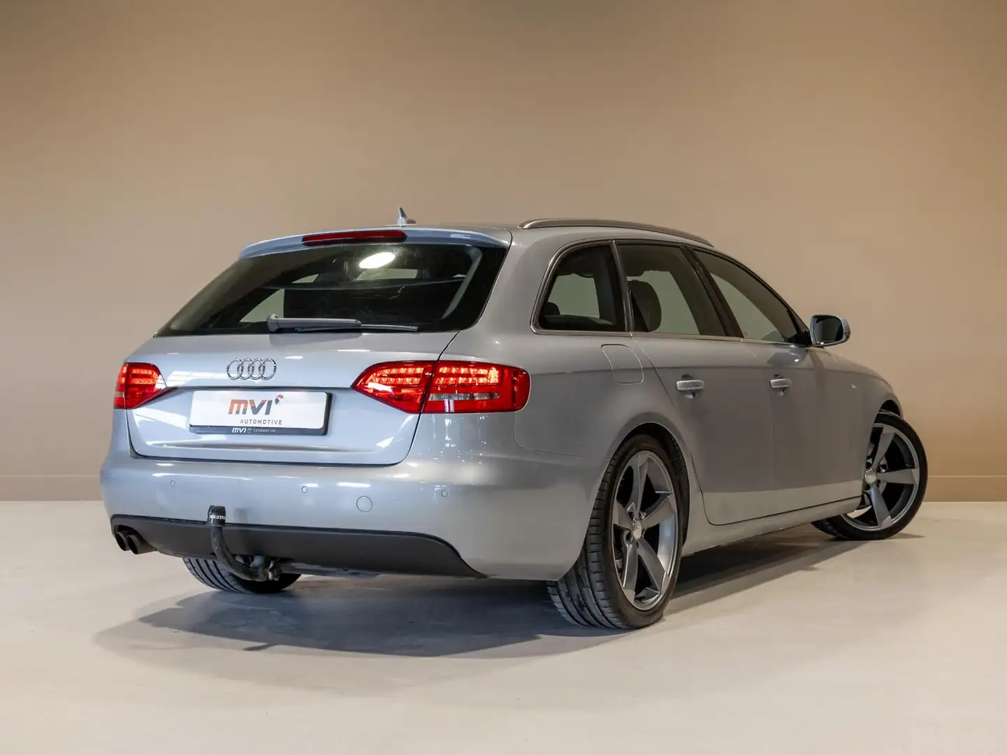 Audi A4 Avant 1.8 TFSI Pro Line 2x S-Line / 120pk / Trekha Grijs - 2
