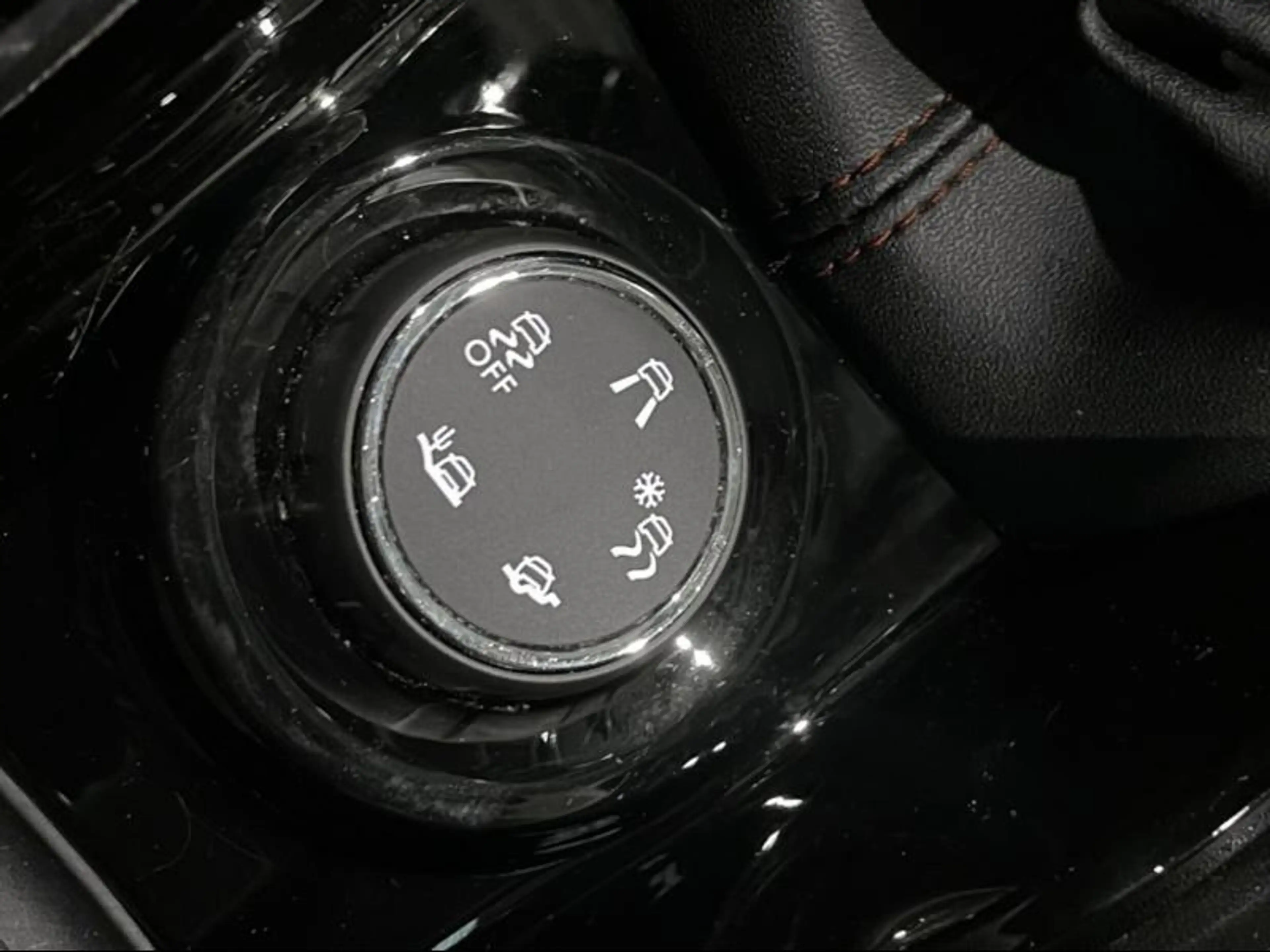 Peugeot 2008 GT Line — photo 15