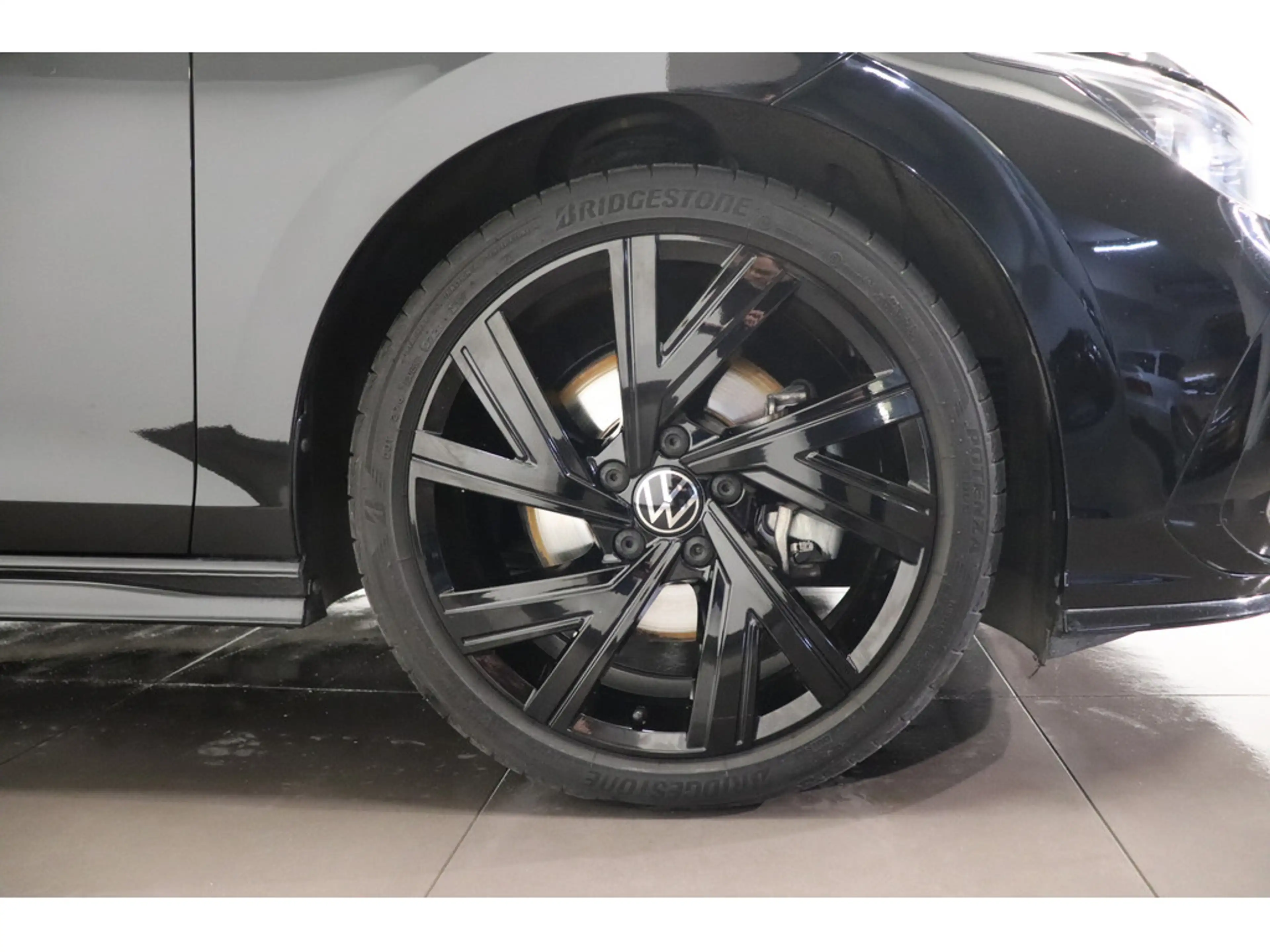 Volkswagen Golf Variant 2.0 TSI 4Motion R-line #Panorama #Matrix — photo 4