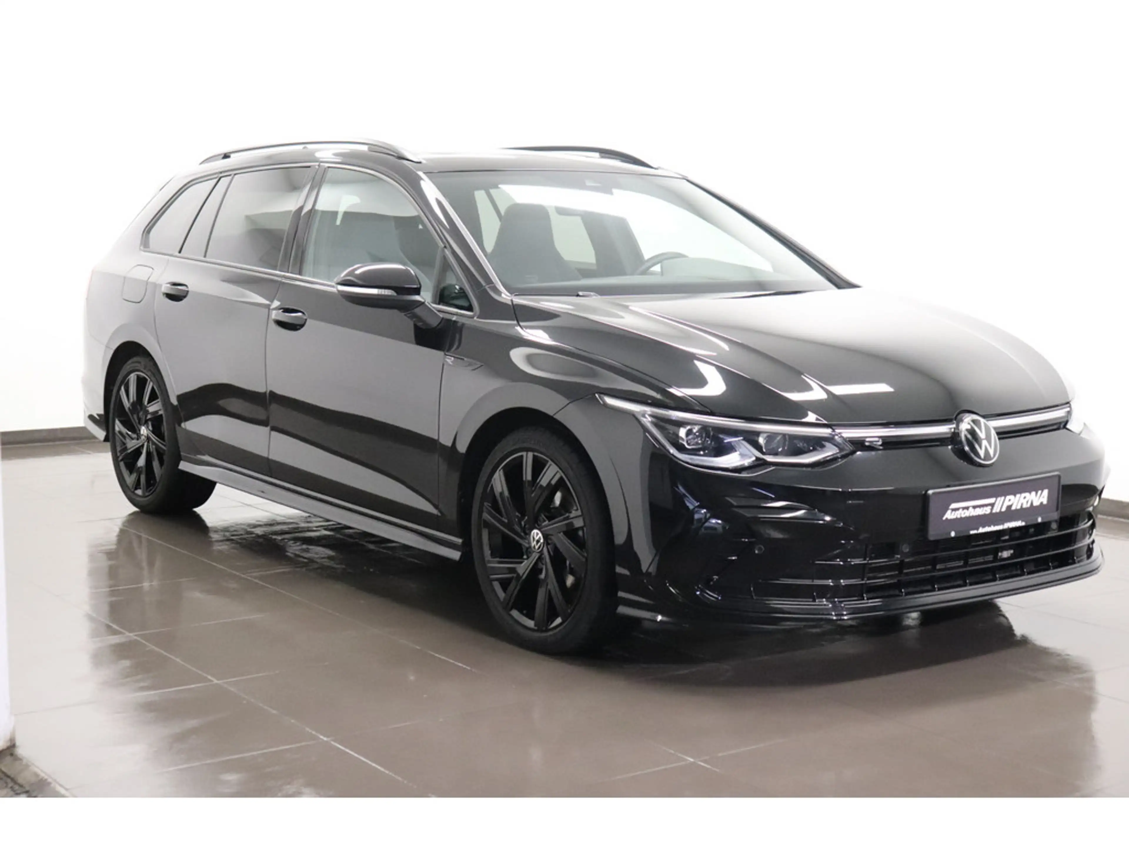 Volkswagen Golf Variant 2.0 TSI 4Motion R-line #Panorama #Matrix — photo 3