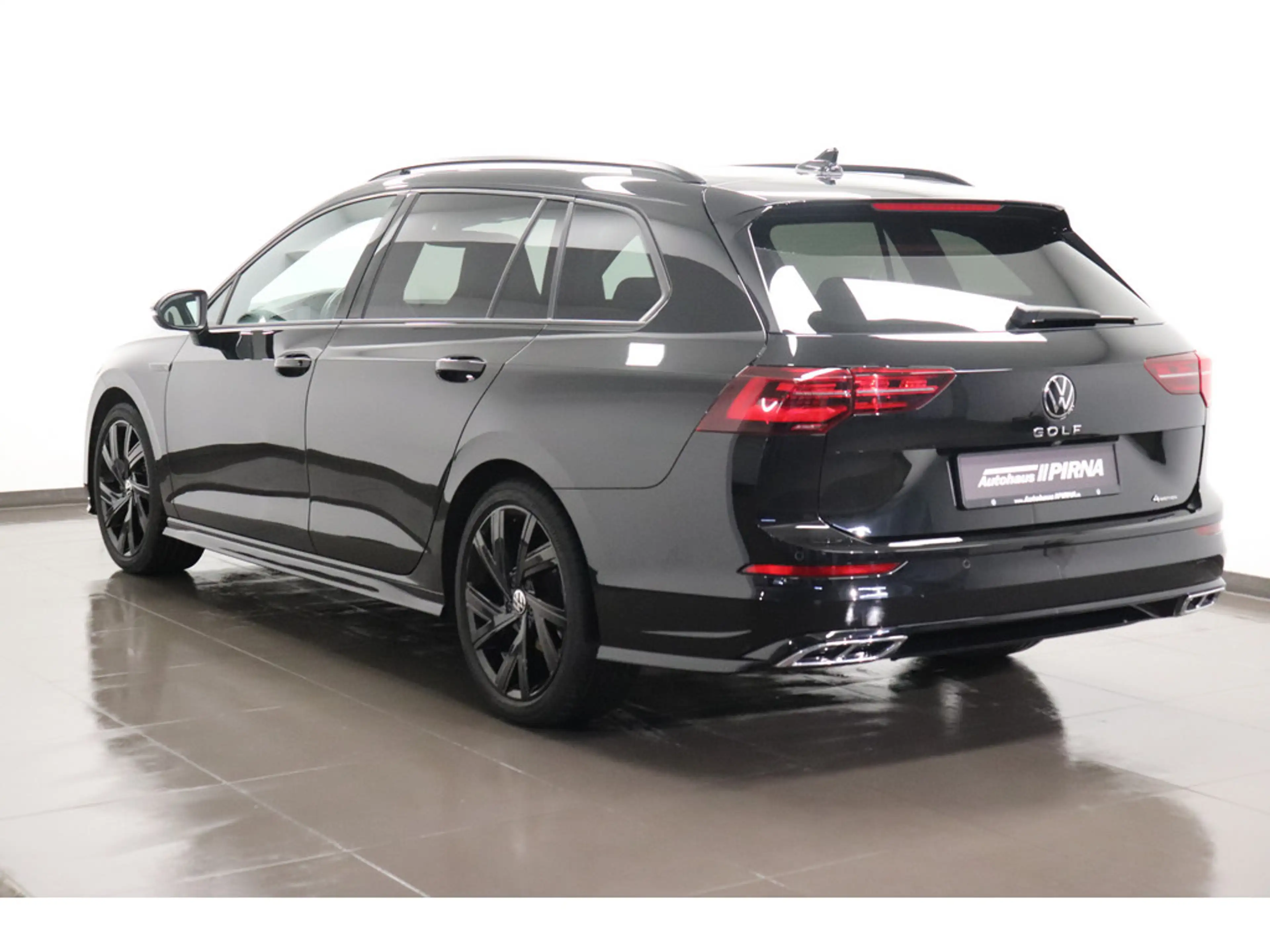 Volkswagen Golf Variant 2.0 TSI 4Motion R-line #Panorama #Matrix — photo 7