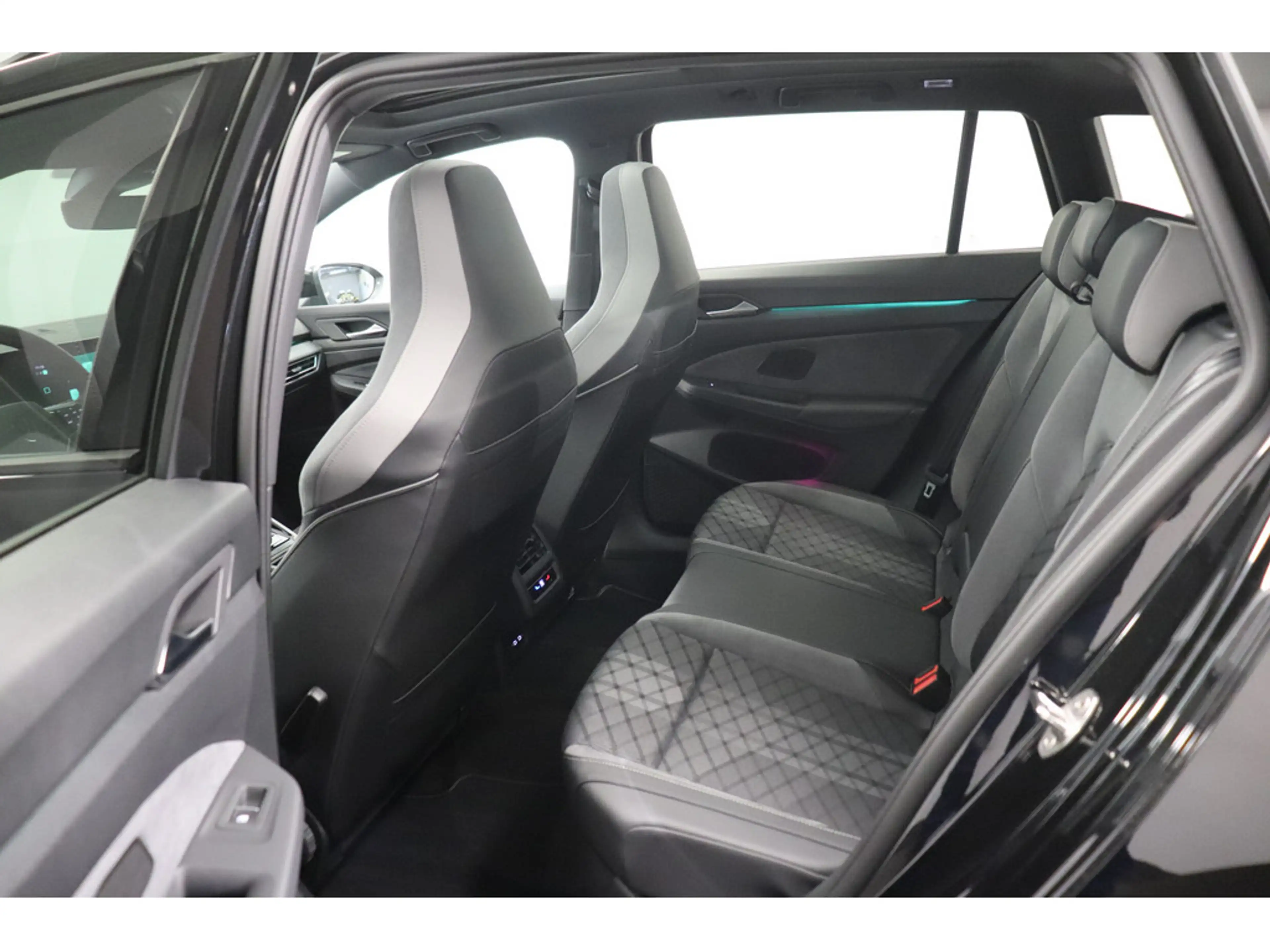 Volkswagen Golf Variant 2.0 TSI 4Motion R-line #Panorama #Matrix — photo 14