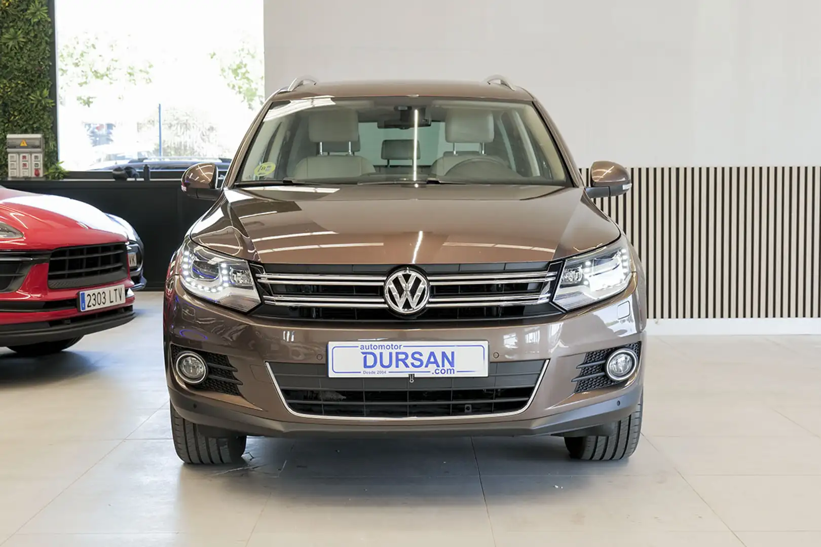 Volkswagen Tiguan 2.0TDI BMT Sport 4M DSG 140 - 2