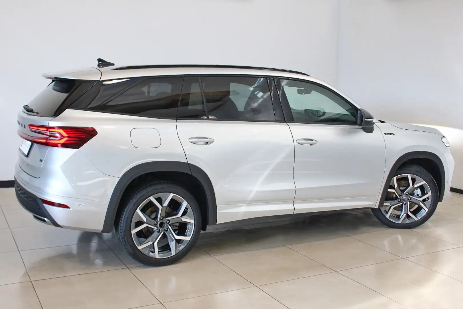 Skoda Kodiaq 1.5 TSI iV Sportline 360°|HuD|CANTON|AHK Argent - 2