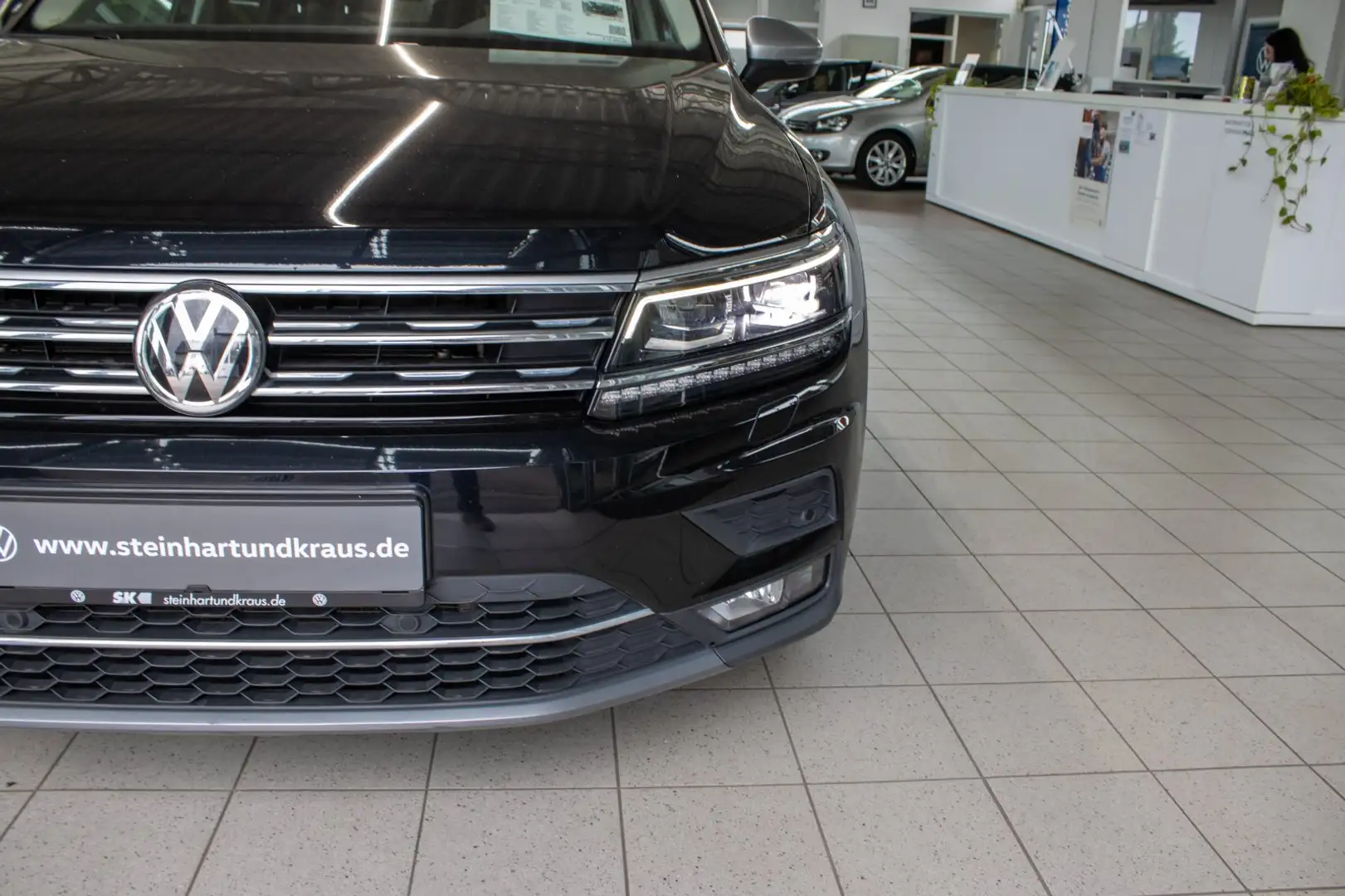 Volkswagen Tiguan Allspace Allspace Highline 4Motion  | DSG | LED | Navi | Er Zwart - 2