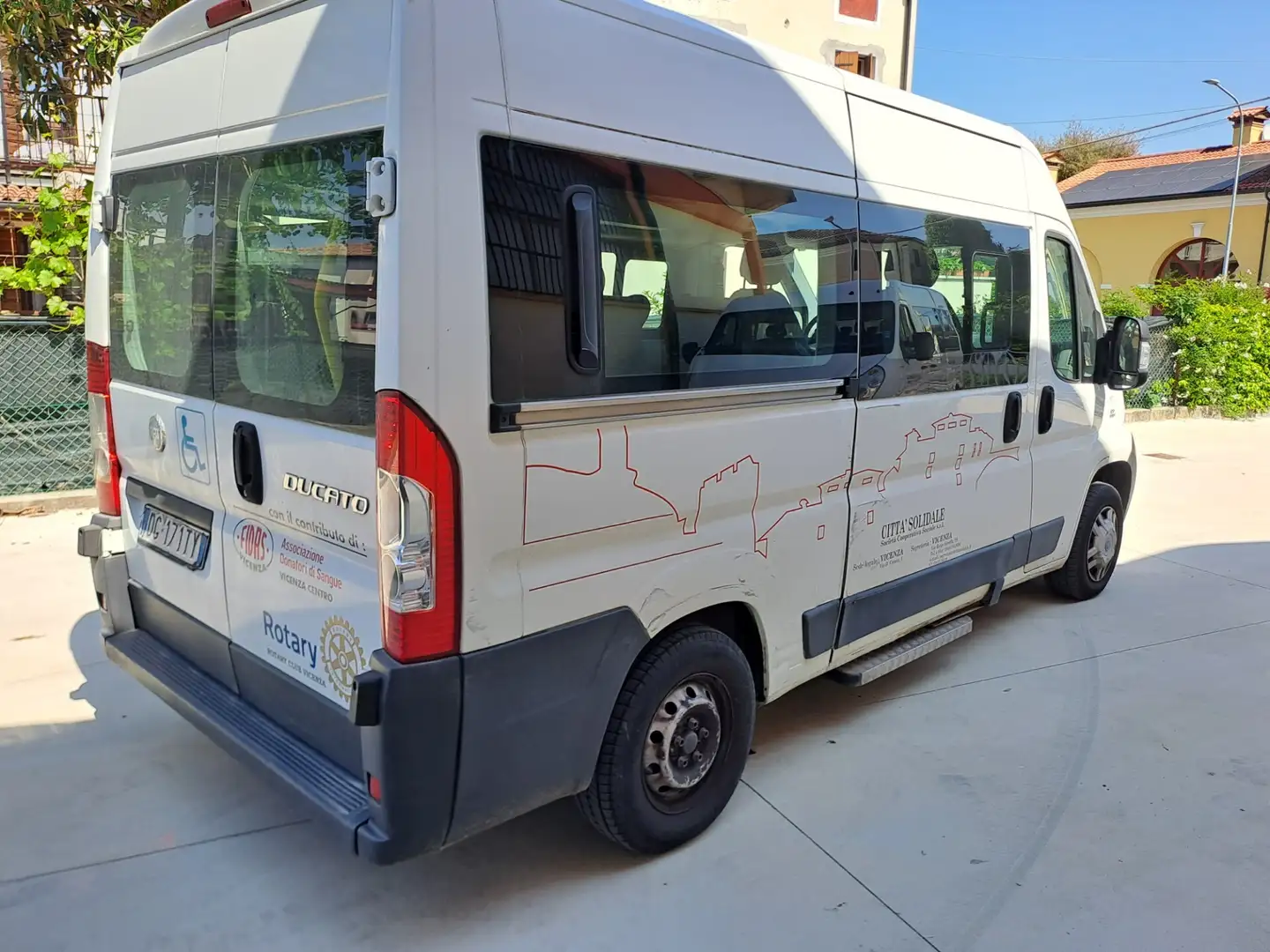 Fiat Ducato 30 2.2 MJT PC-TN Furgone Vetrato Bianco - 2
