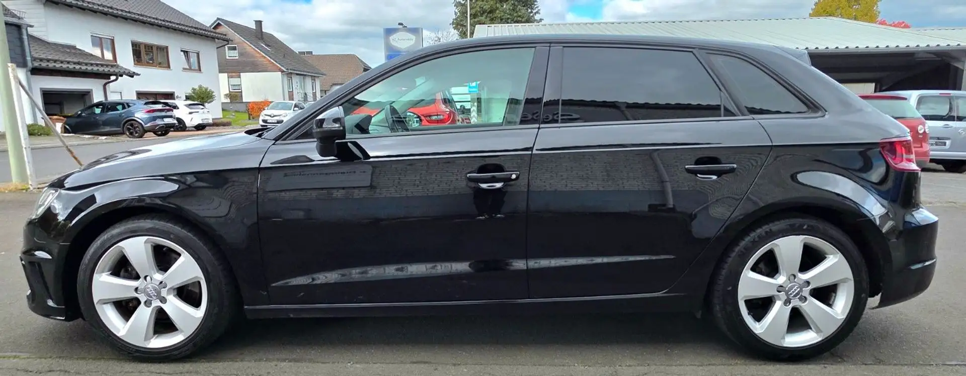 Audi A3 2.0 TDI Sportback Quattro S-Line Scheckheft Schwarz - 2
